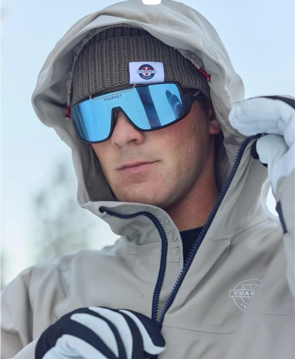 Man wearing a Vuarnet Racing 06 VU40050U Sunglasses