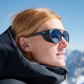 Woman wearing Bolle Honoris glacier sunglasses 