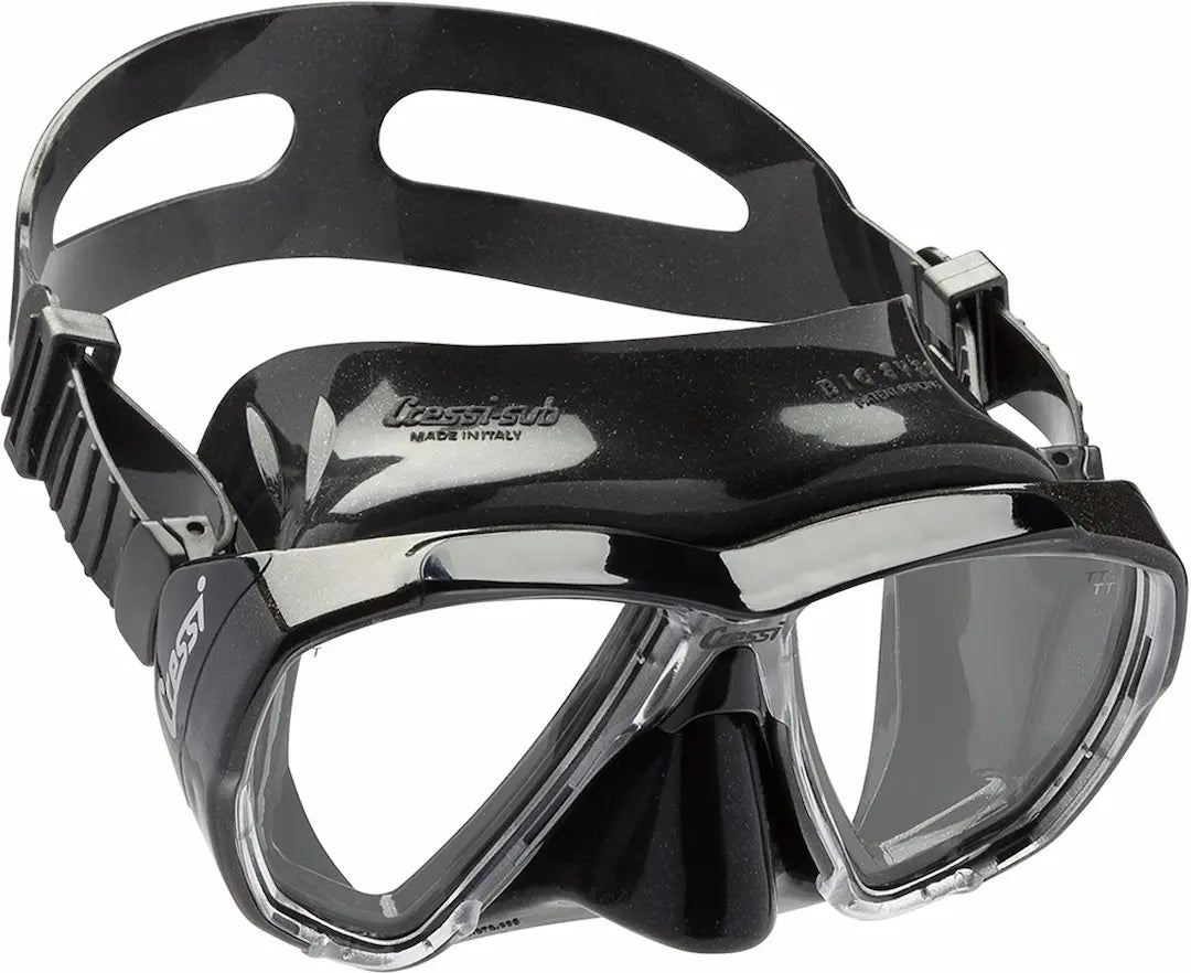 Cressi big eyes scuba mask in all black