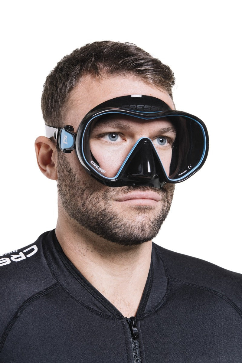 Person wearing Cressi F-Dual scuba mask