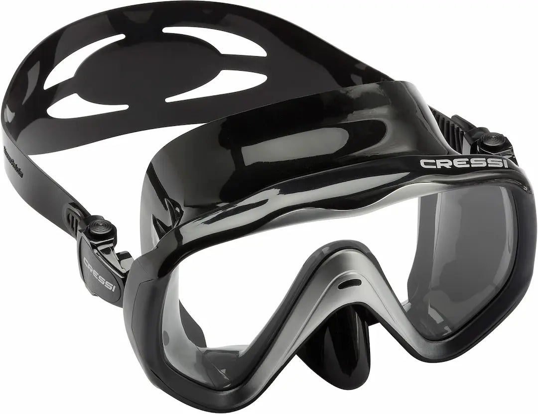 Cressi Liberty scuba mask in all black with anti-fog lens