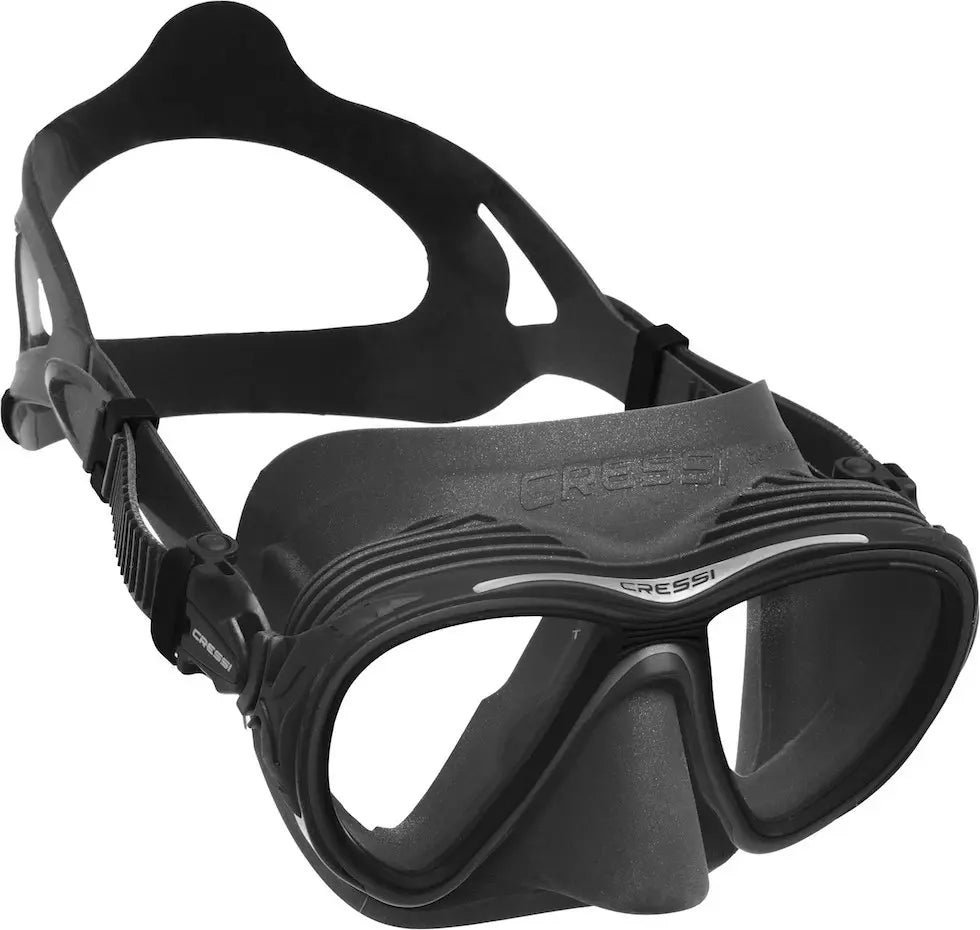Cressi scuba mask in black