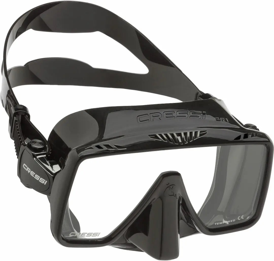 Cressi SF1 scuba mask in black