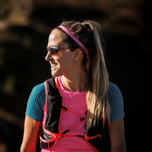 Woman wearing Evil Eye e018 Basou sunglasses