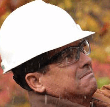 man wearing Hilco OG-220 safety glasses