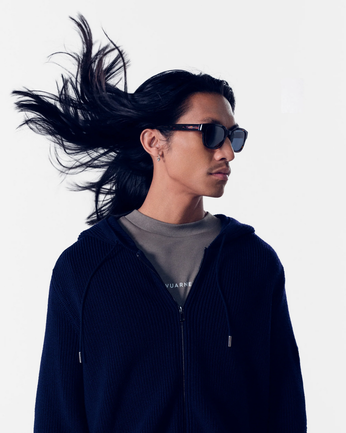 Man wearing Vuarnet Belvedere 09 VU40041I Sunglasses