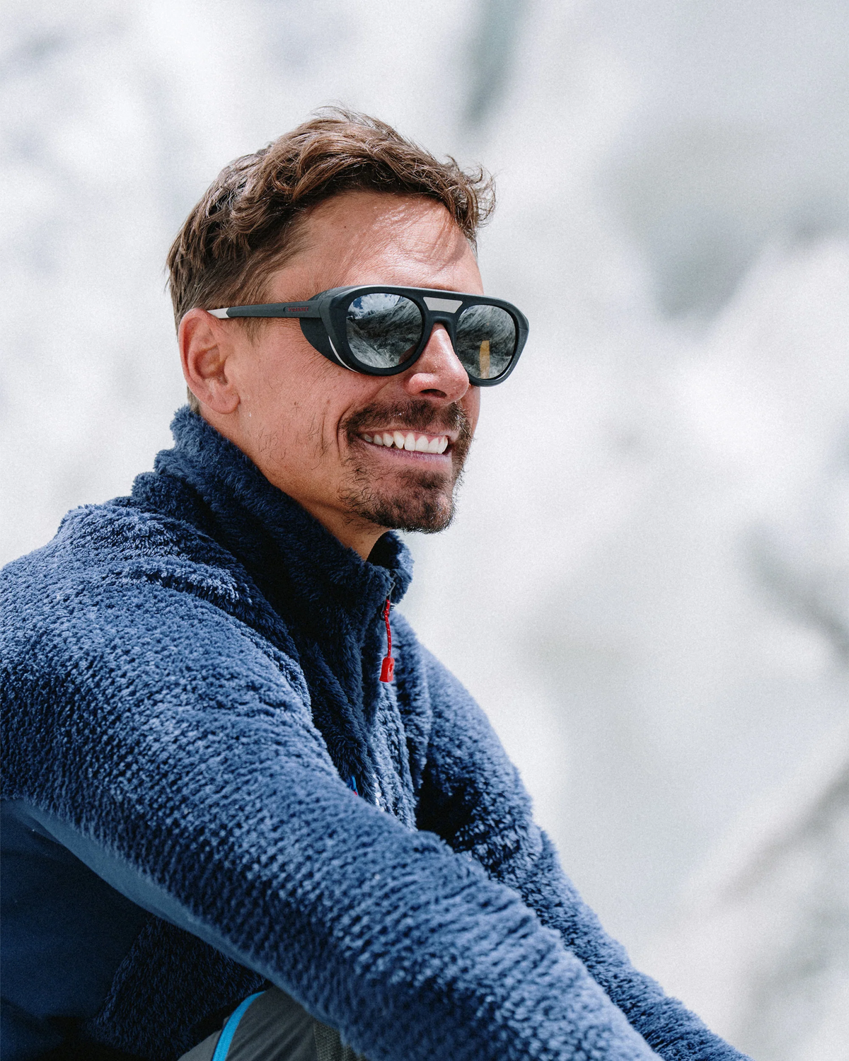 Man wearing Vuarnet Ice 04 VU40052U Sunglasses