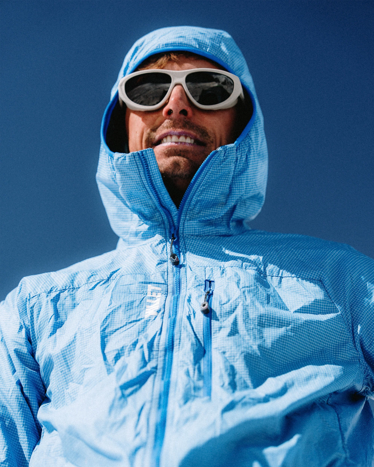 Man wearing Vuarnet Ice 03 VU40051U Sunglasses 