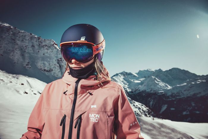 skier wearing Julbo Moonlight ski goggles