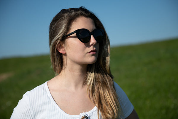 Woman wearing Ocean Greta sunglasses