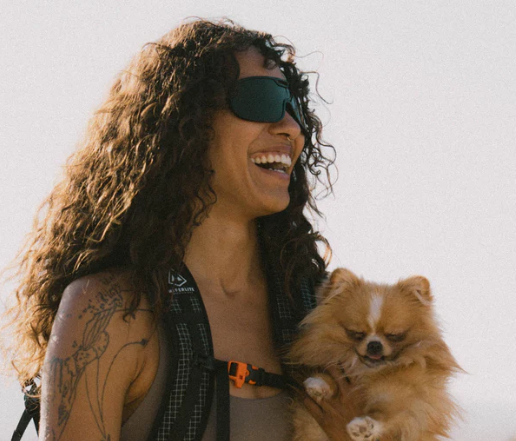 Woman wearing Ombraz Refugio sunglasses