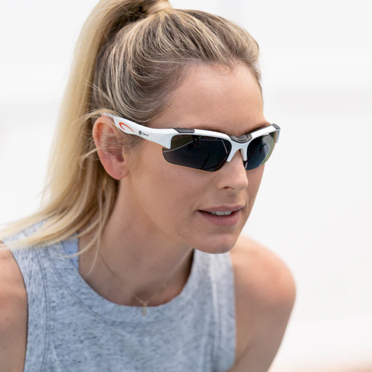 Woman wearing Onix Falcon sunglasses