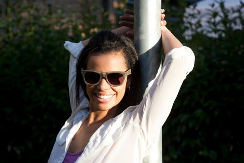Woman wearing Raleri Stone Surf sunglasses