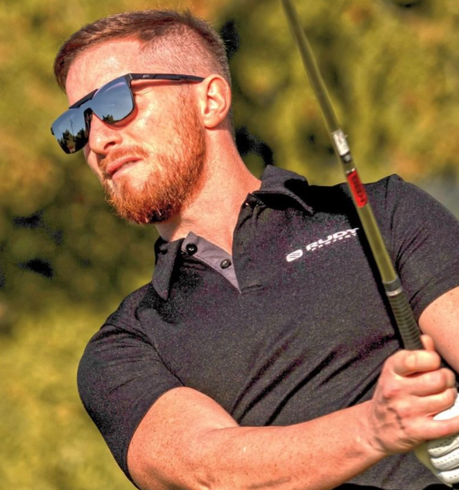 Person wearing Inkas with sunglass clip