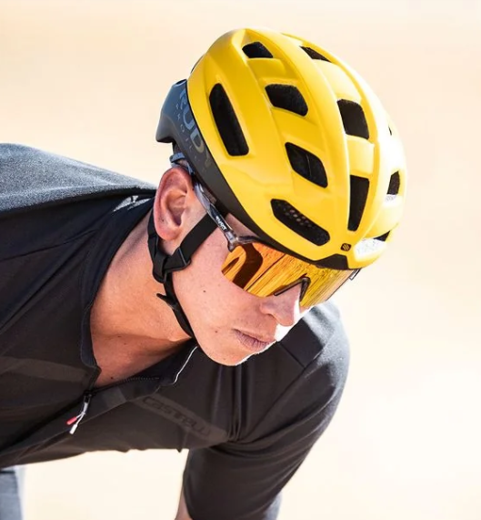 Man wearing Rudy Project Spinshield Air sunglasses