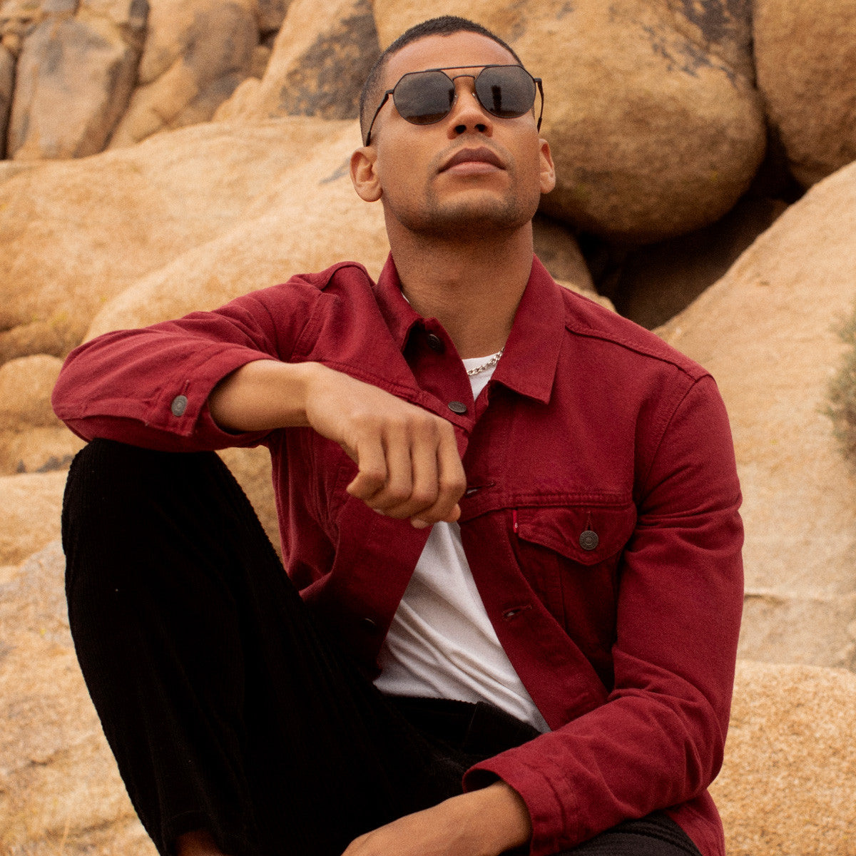 Person wearing Serengeti Shelby sunglasses