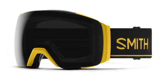 Smith I/O Mag XL magnetic ski goggles in Killer Bee with blackout lenses