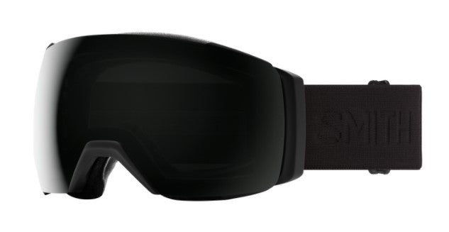 Smith I/O Mag XL ski goggles in black with blackout lenses