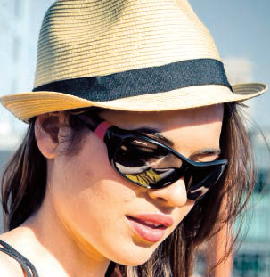 Woman wearing Switch Arya Sunglasses