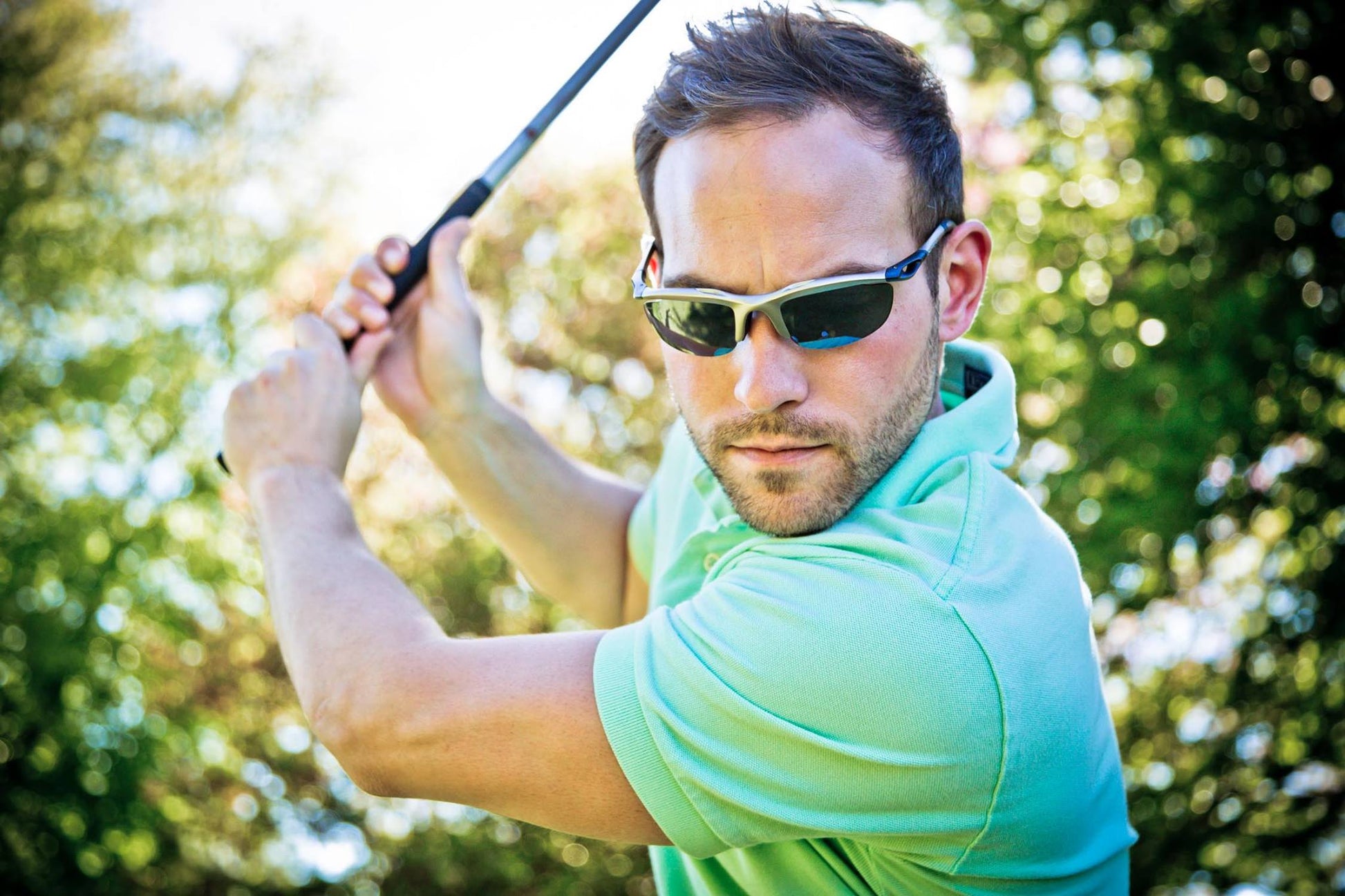 Golfer wearing Switch H-Wall sunglasses